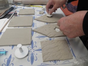 vogelhuisje van klei